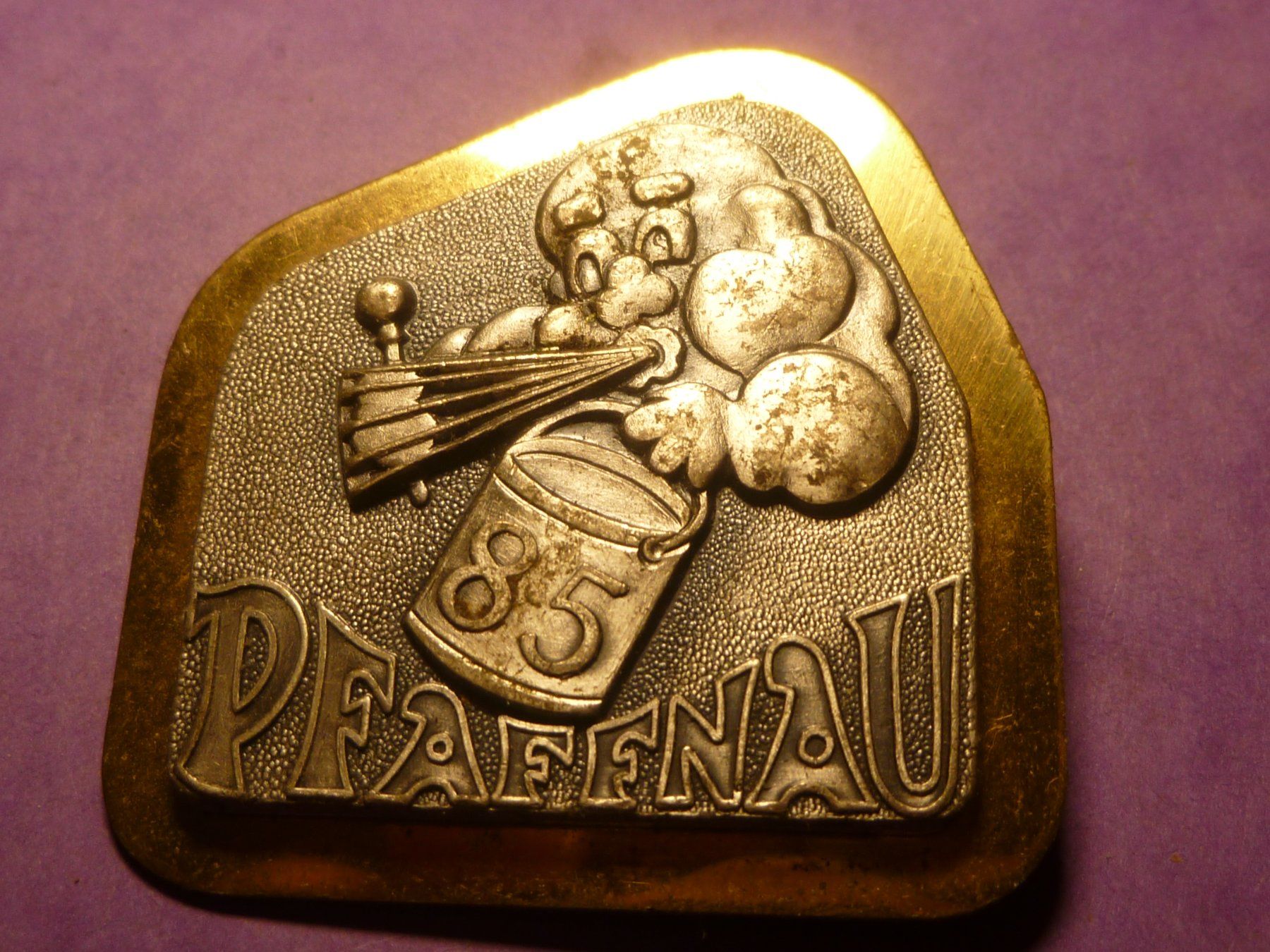 Plaquettes & Badges: PFAFFNAU 1985 GOLD – D'occasion à Ried (Muotathal) par Mandarin02