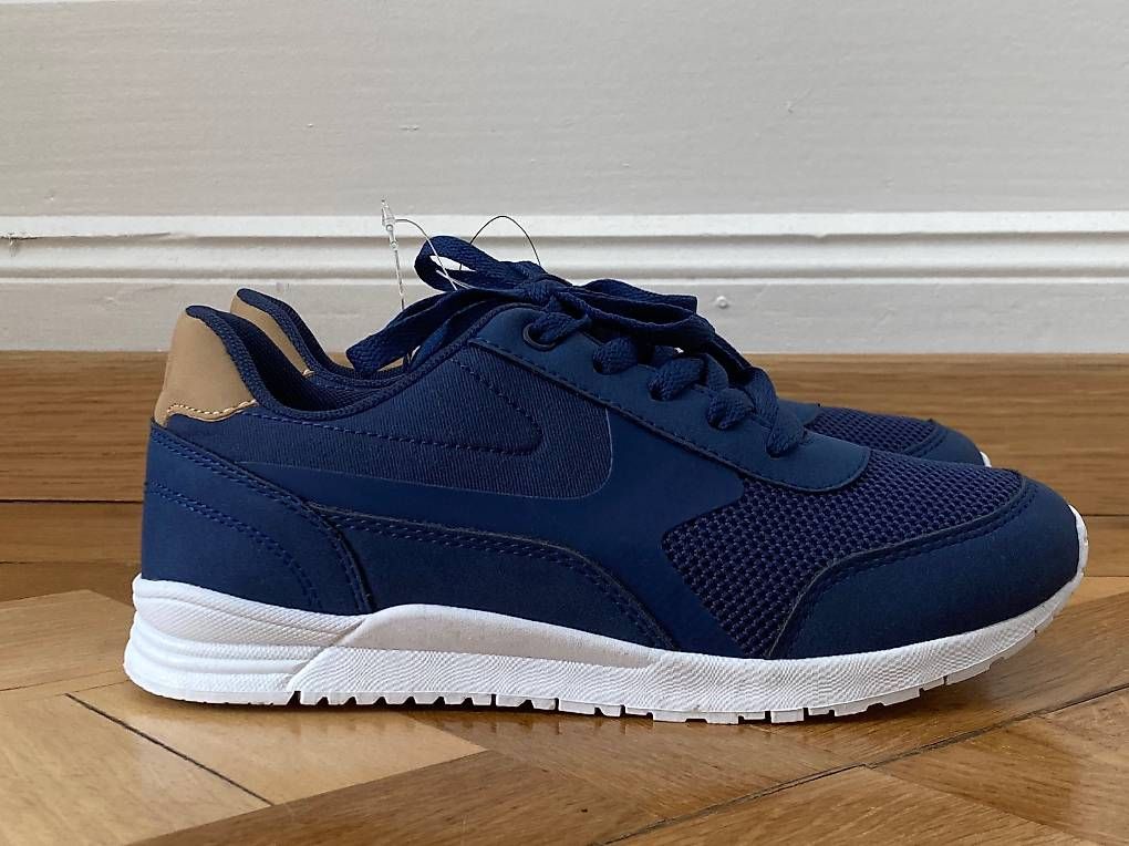 Damenschuhe: Sneakers 36 – Gebraucht aus Zürich von apfel018 1