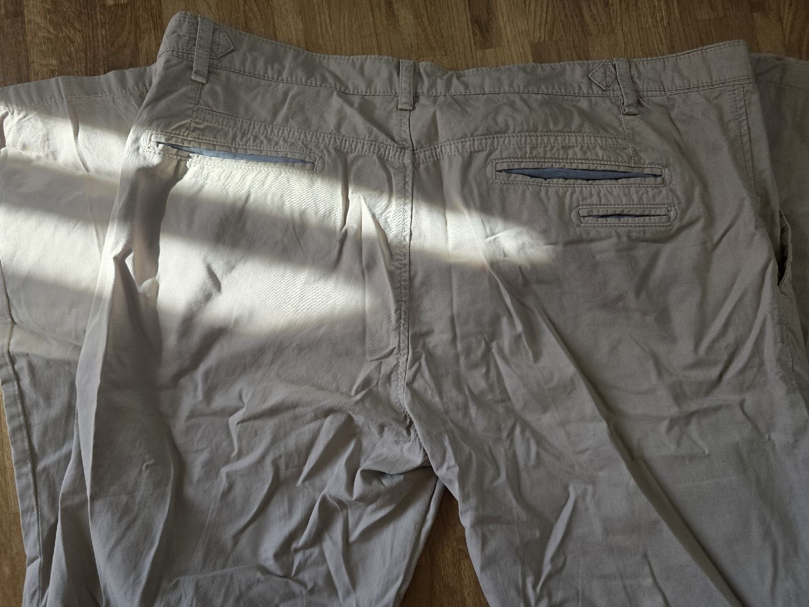 Massimo Dutti Pantalons: Pantalons Massimo Dutti beige coton taille M – D'occasion à Mont-sur-Lausanne par Didinho 1