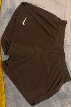Nike Damenshorts, schwarz, Grösse XL - Top Zustand!