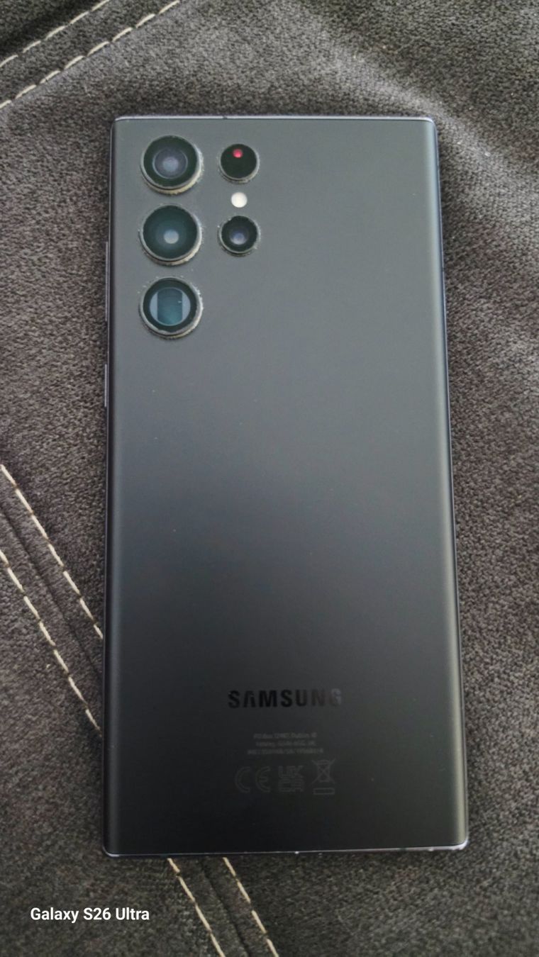 Samsung Portables: Smartphone Samsung Galaxy S22 Ultra gebraucht – D'occasion à Affoltern am Albis par Hot_matrix 1