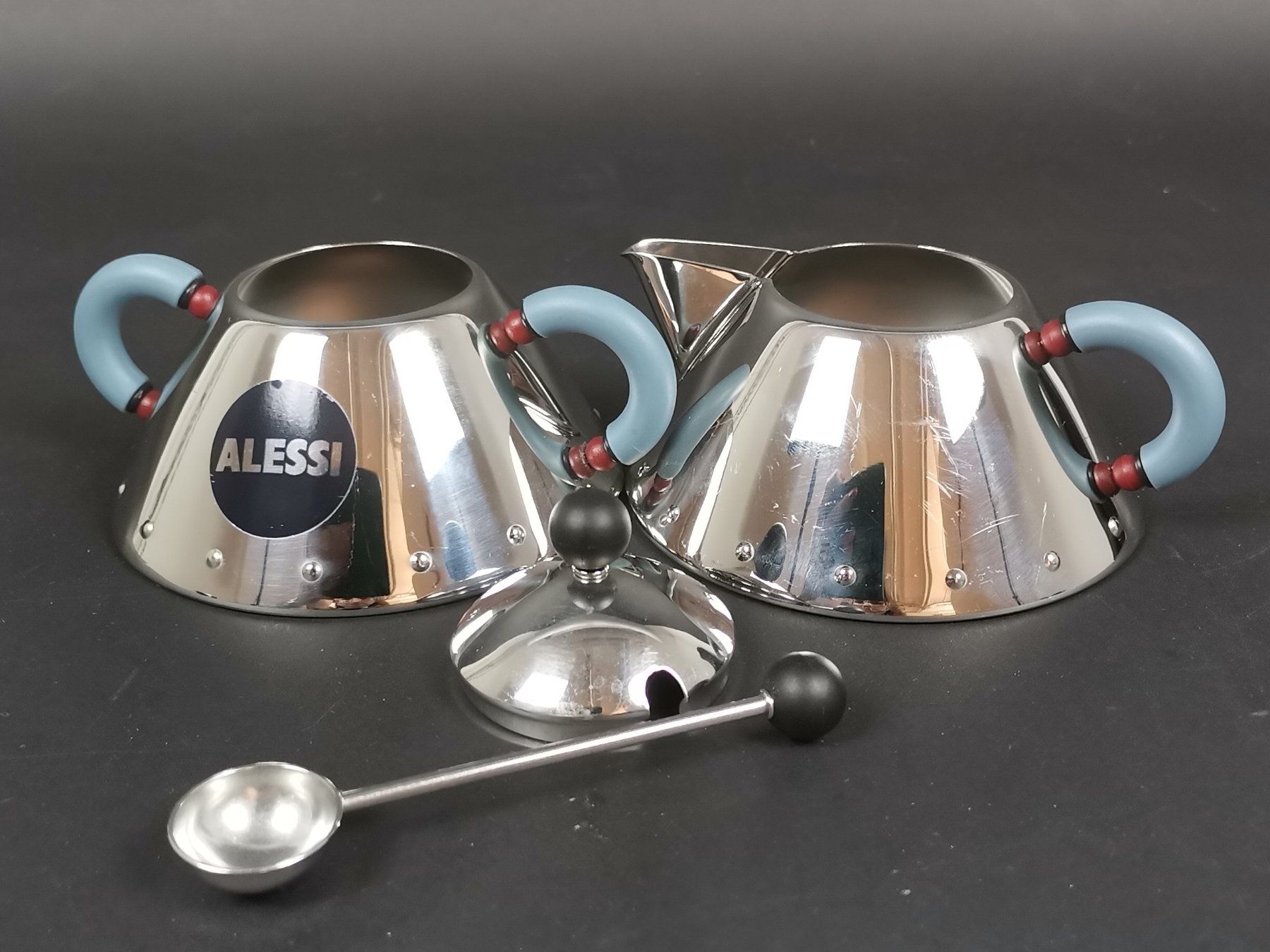 Alessi Zuccheriere: ALESSI Zuckerdose mit Löffel und Rahmkännchen – Usato da Schaffhausen venduto da Restwert_SH