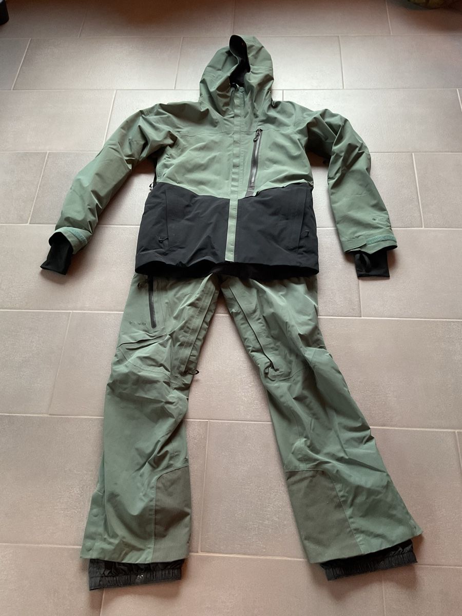 Lots de vêtements: Combinaison ski homme – D'occasion à Sommentier par 79thierry