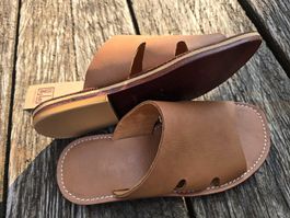 Schuhe: Sandalen Leder braun (39/40)
