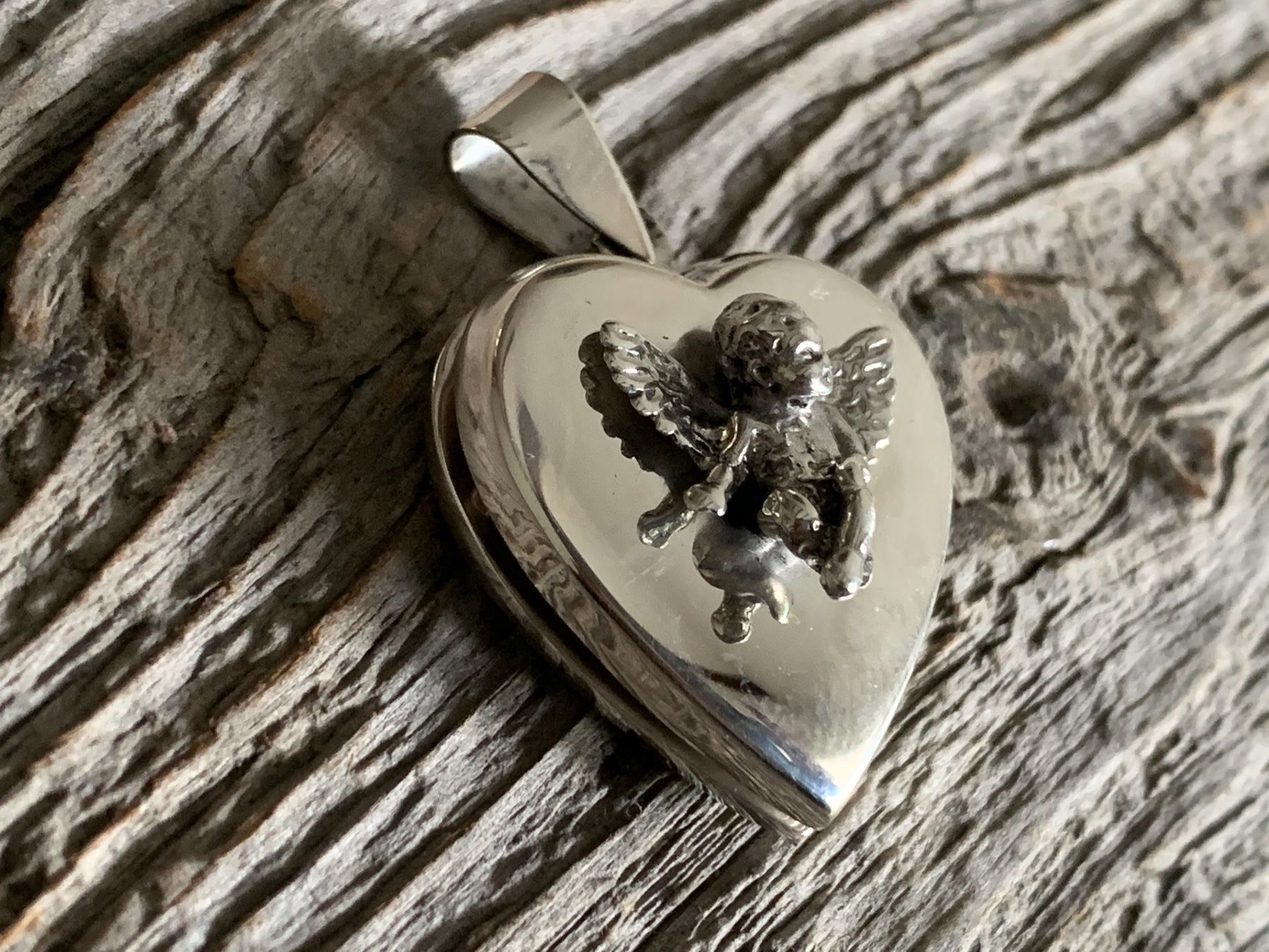 Ciondoli: Medaillon mit Engel Sterling Silver 925 Herz Amulett – Nuovo (secondo la descrizione) da Bern venduto da Jiffy 7