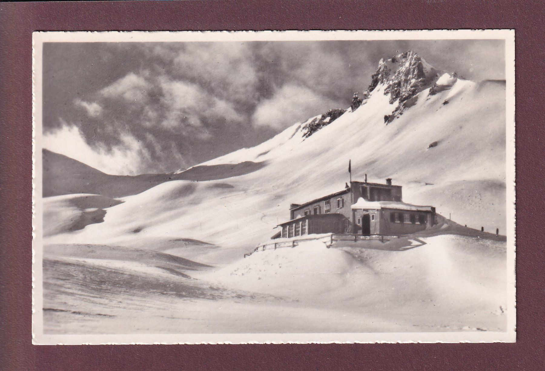 Cartoline postali: Davos - PARSENNHÜTTE - 1957 – Usato da Pully venduto da nicecards