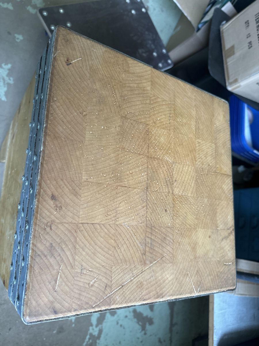 Cucine complete: schöner neuwertiger Hackbock Hackklotz 35x35xH75cm – Usato da Necker venduto da liq24 2