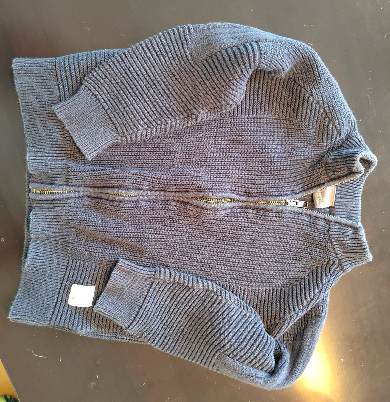 Pullover & Sweatshirts: Strickpulli dunkelblau, mit Reissverschluss, wie neu, Gr.110 – Gebraucht aus Einsiedeln von pattymary