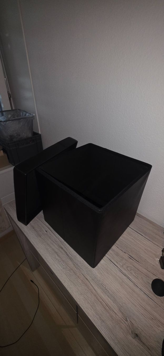 Hocker: Hocker mit Stauraum – Gebraucht aus Zürich von Abrar123 6