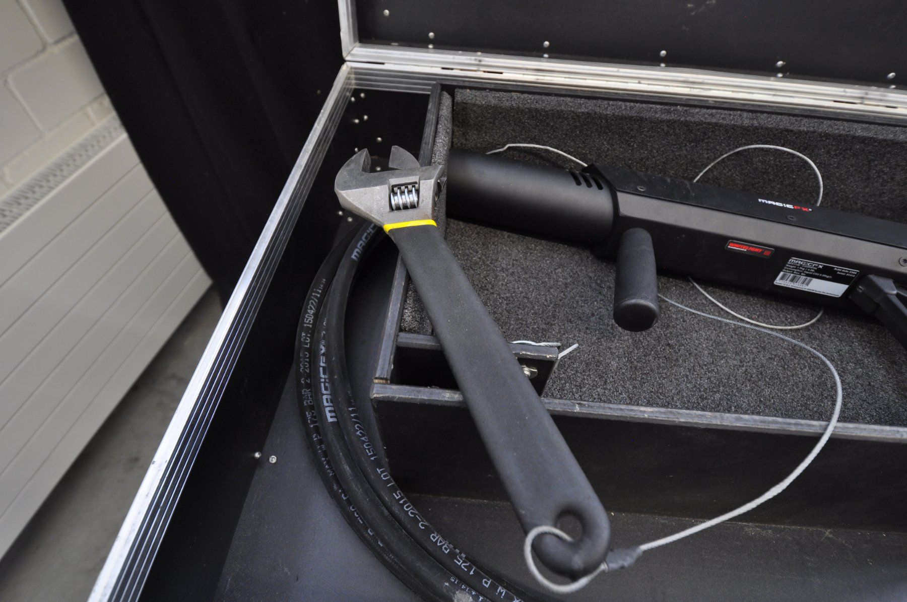 Tuyaux & tubes: Magic FX CO2 Pistol Set inkl. Flightcase & Hochdruckschlauch – D'occasion à Burgdorf par WHITELIGHT3400 2