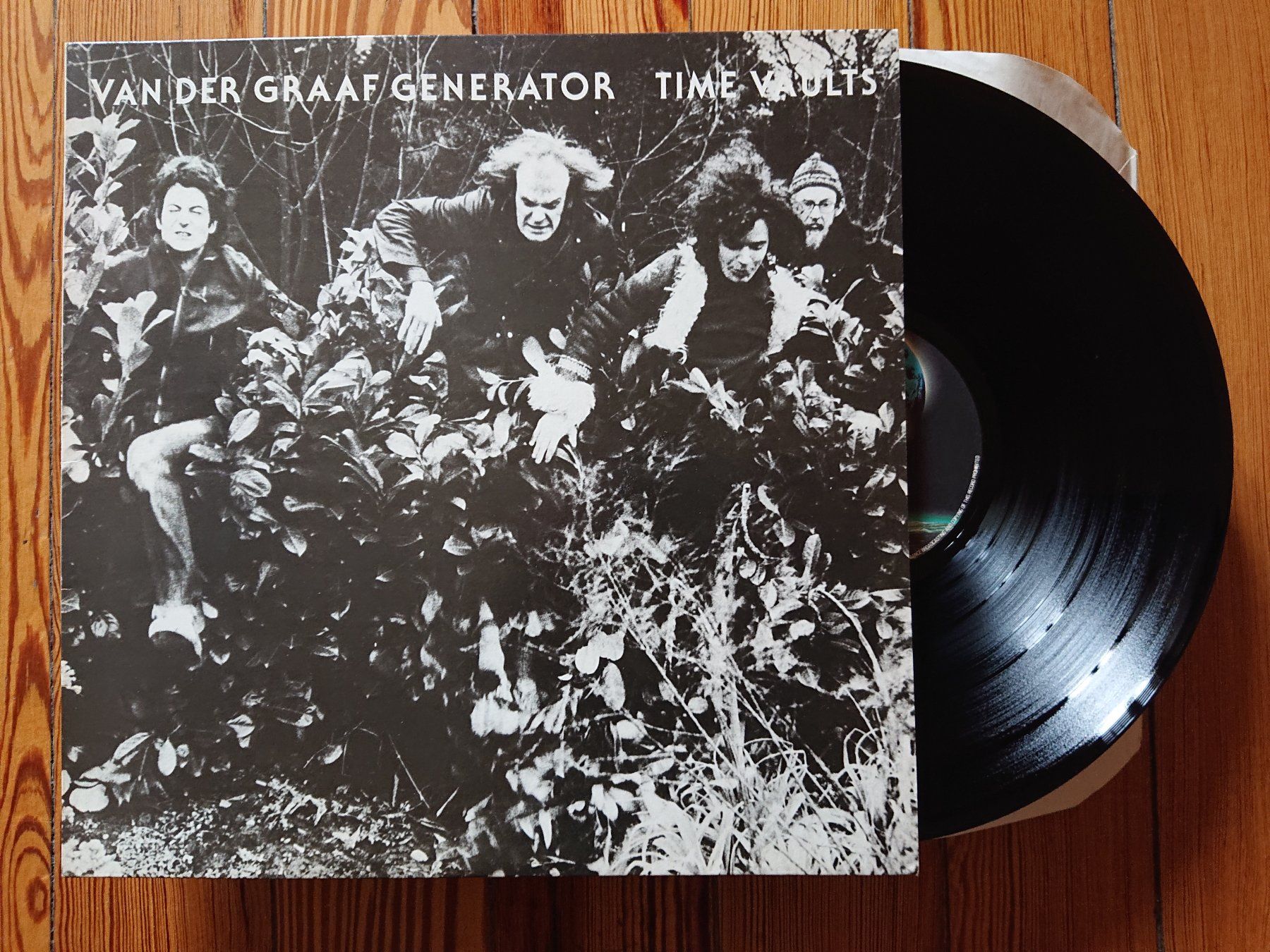Dischi in vinile: VAN DER GRAAF GENERATOR - Time Vaults (LP, 1985) – Usato da Genève venduto da othhei