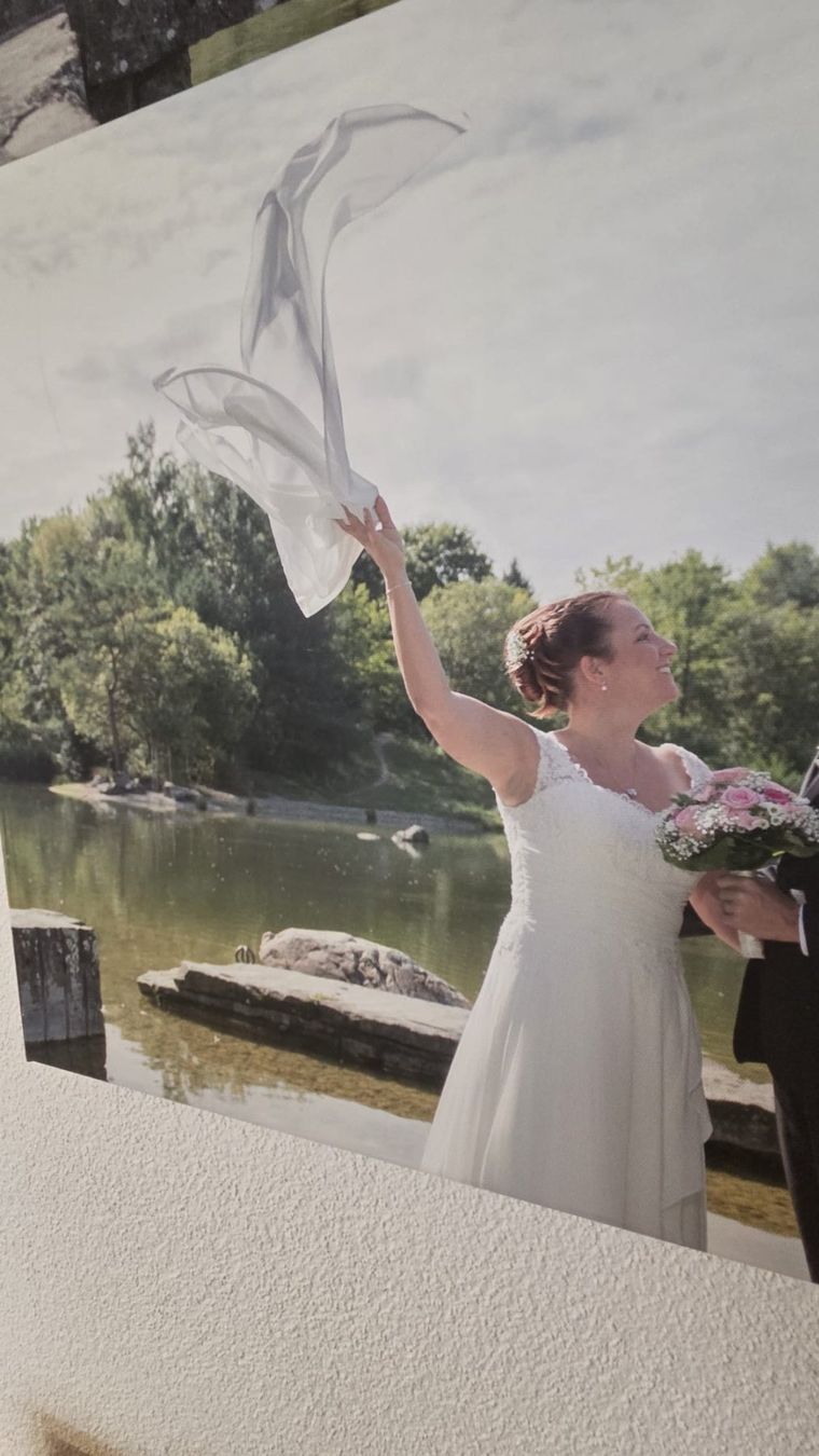 Vestiti: Hochzeitskleid Brautmode Wicky – Usato da Bülach venduto da Ewert 5
