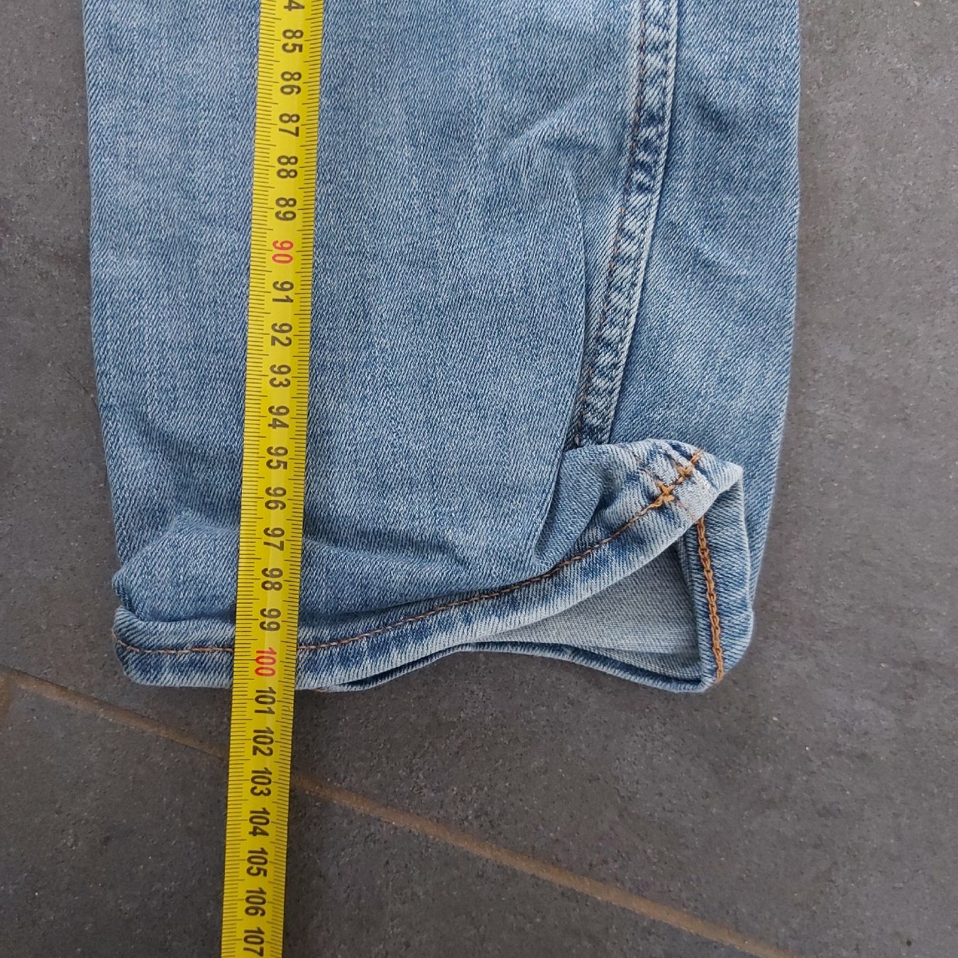 C&A Jeans: Jeans hellblau Grösse 32/32 gebraucht – Usato da Trimbach venduto da Shanja99 1