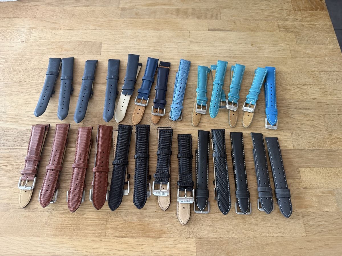 Esprit Uhren: Esprit Bracelets 26 pièces  – Neu (gemäss Beschreibung) aus Bassecourt von 59.00chf