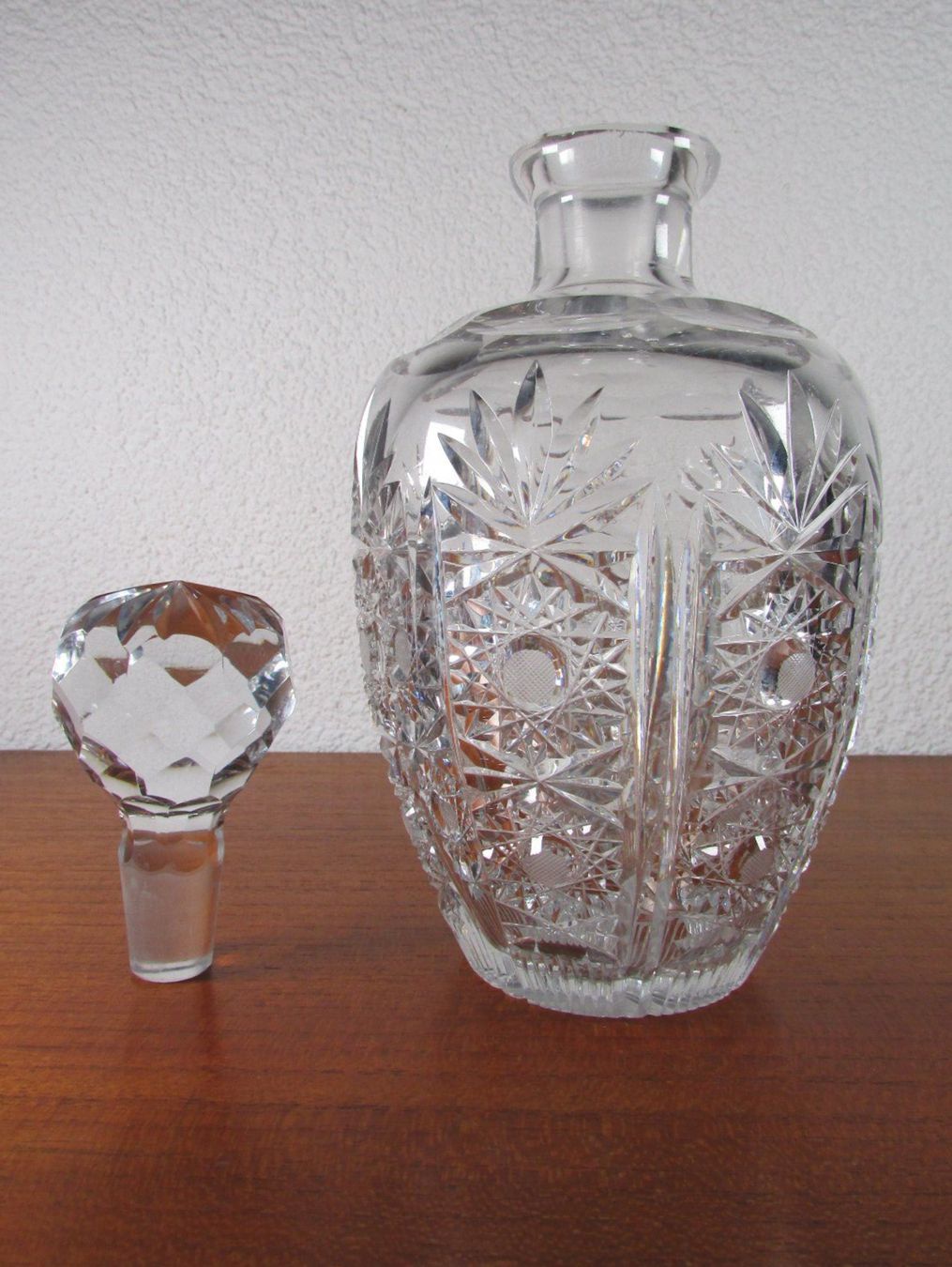 Karaffen: Handgeschliffene Mid Century Glaskaraffe Bleikristall 1960er – Gebraucht aus Ostermundigen von Zytrum 2