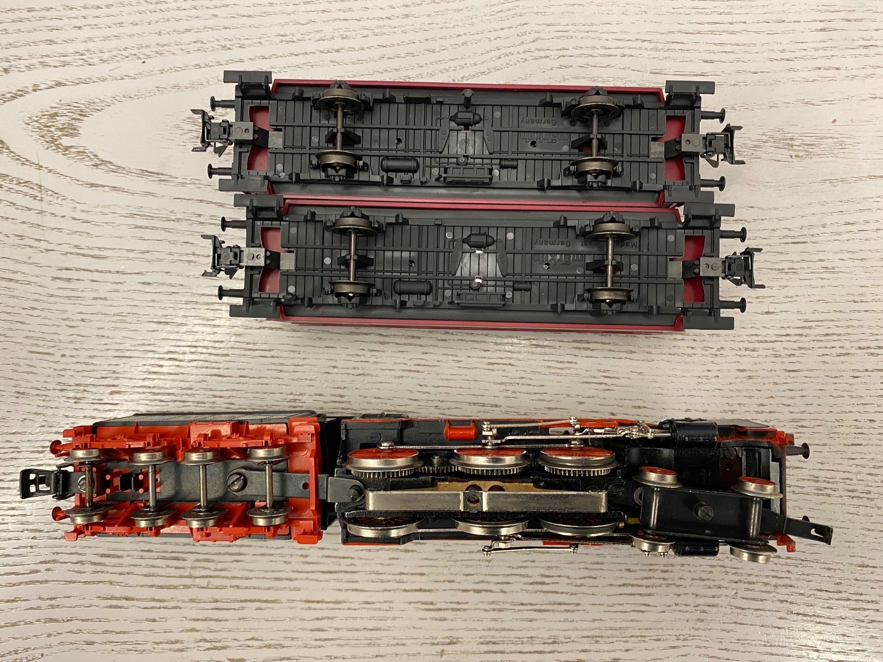 Märklin Modelleisenbahnen: Märklin 3099 DB BR 38 Personenzug – Gebraucht aus Lupsingen von New-Haven 3