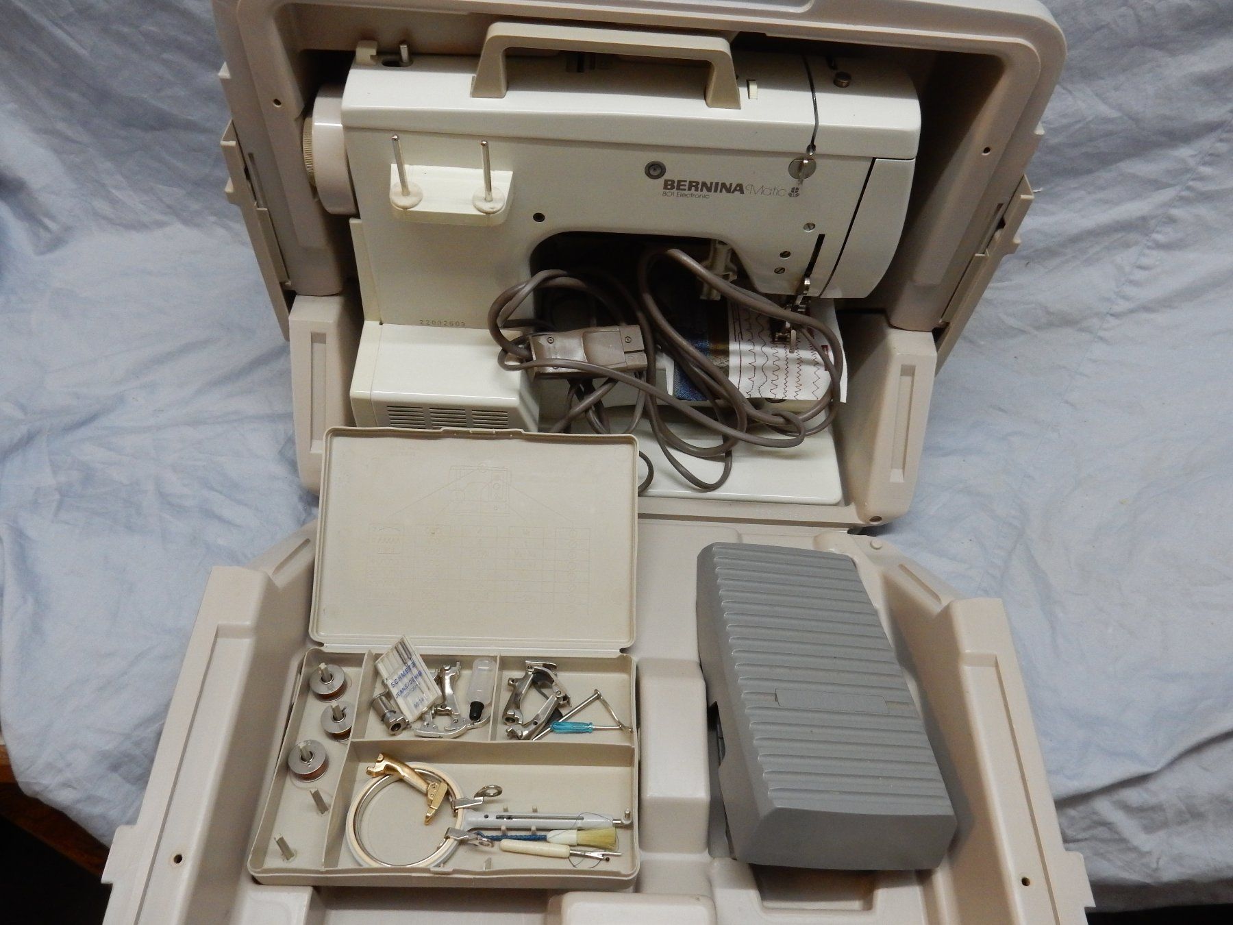 Bernina Macchine da cucire: Bernina 801    Top Neuwertig  25004 – Usato da Watt venduto da Mariposa49 3