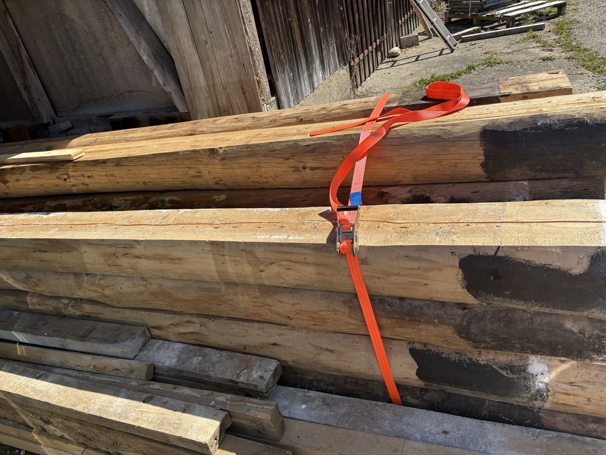 Articoli in legno: Altholzbalken Tanne Setpreis – Usato da Sternenberg venduto da Ghenjoh 1