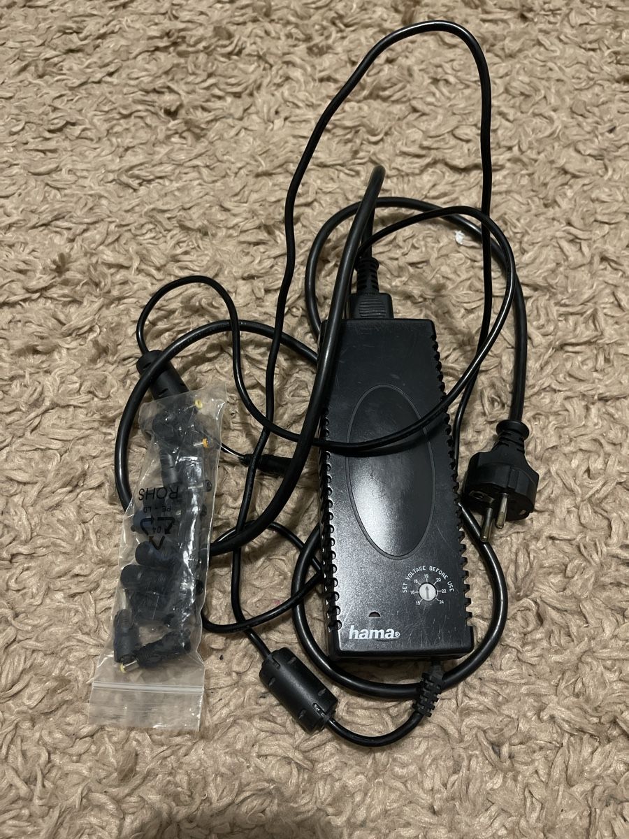 Hama Caricabatterie: Hama Universal-Netzteil 3-12V, 300mA + Stecker-Set – Usato da Unterkulm venduto da AnoliOccasion