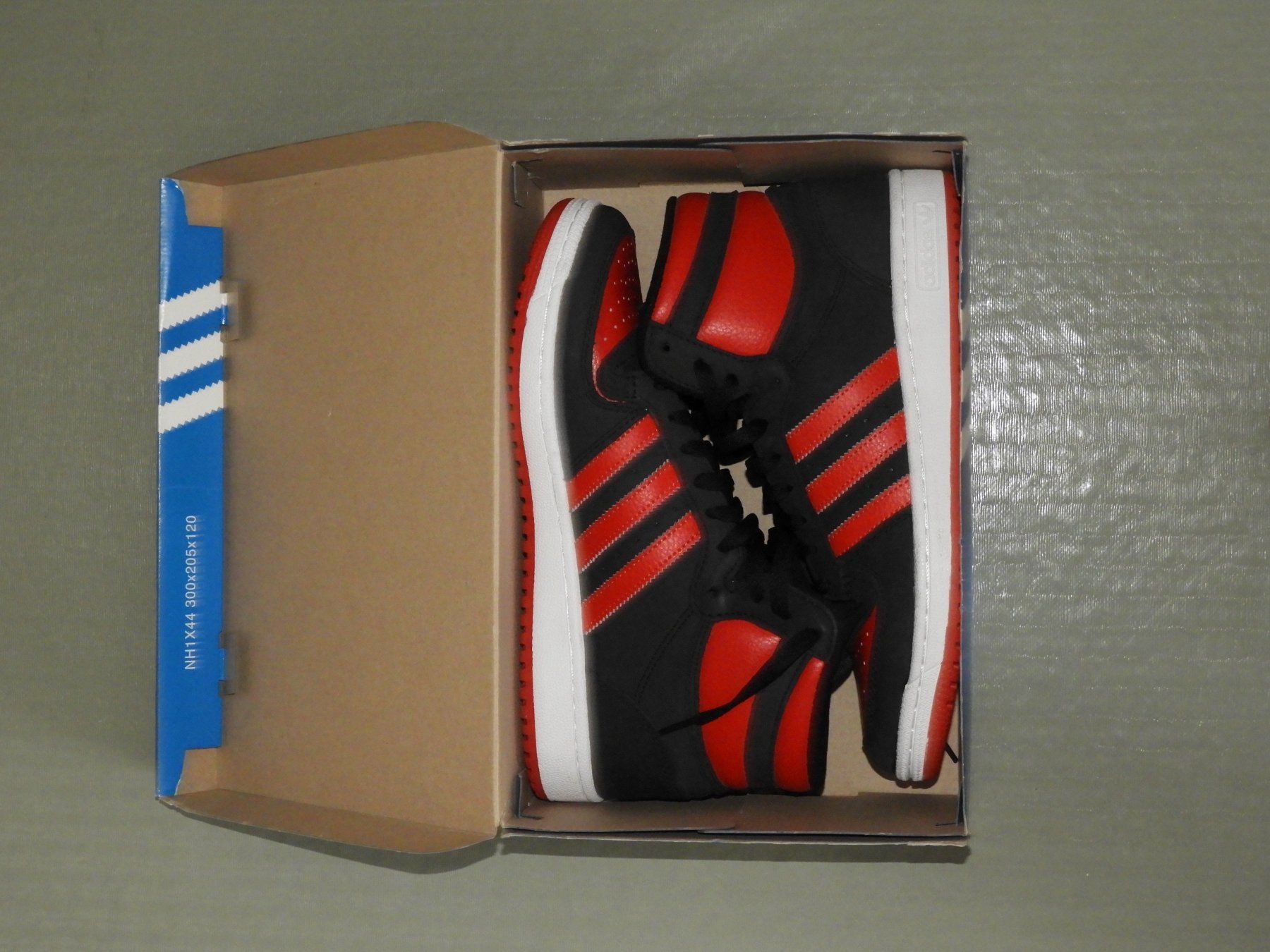 Adidas Scarpe da uomo: Baskets Adidas  - NEUF! _ Taille 42 2/3 – Nuovo e nell'imballaggio originale da Dombresson venduto da sev_bsb8 5