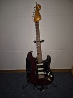 Guitare Squier Stratocaster + amplificateur + accessoires