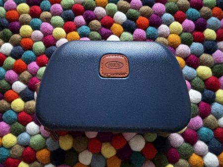 Qatar Airways - Bric‘s Blaues Necessaire