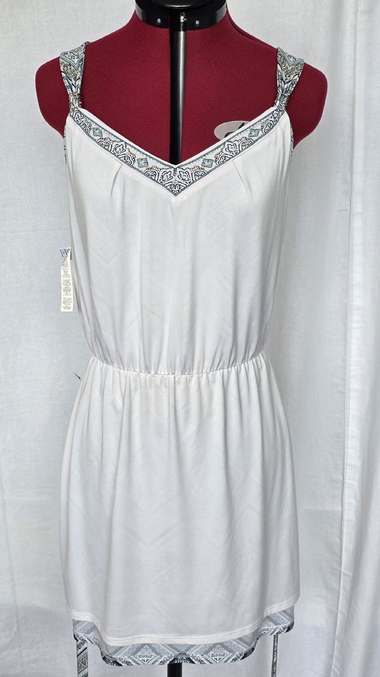 Robes: Kleid – Neuf (Voir description) à Pfäffikon SZ par hrs_k2tn 4