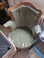 Antiker Biedermeier Sessel mit grünem Bezug