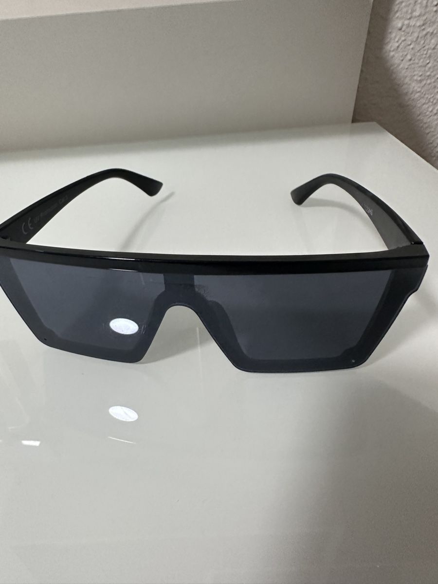 Brillen & Gläser: Sonnenbrille schwarz UV Schutz Cat. – Gebraucht aus Oberurnen von nes_8xqt 3