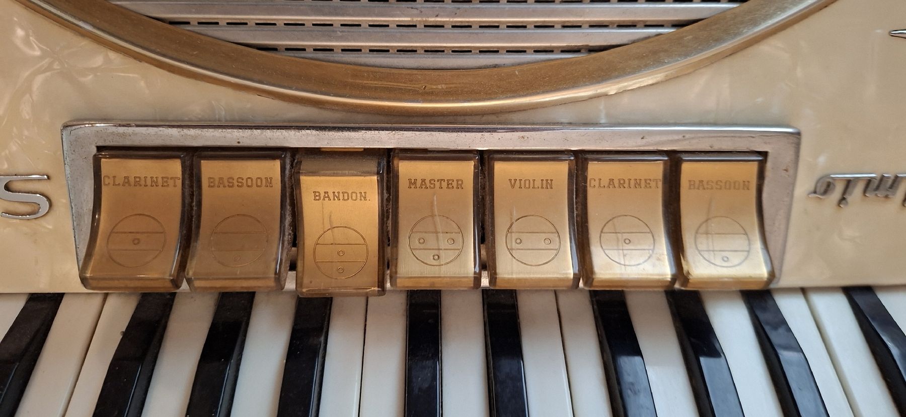 Instruments de musique: Klavier -Handorgel – D'occasion à Uster par Floda 1