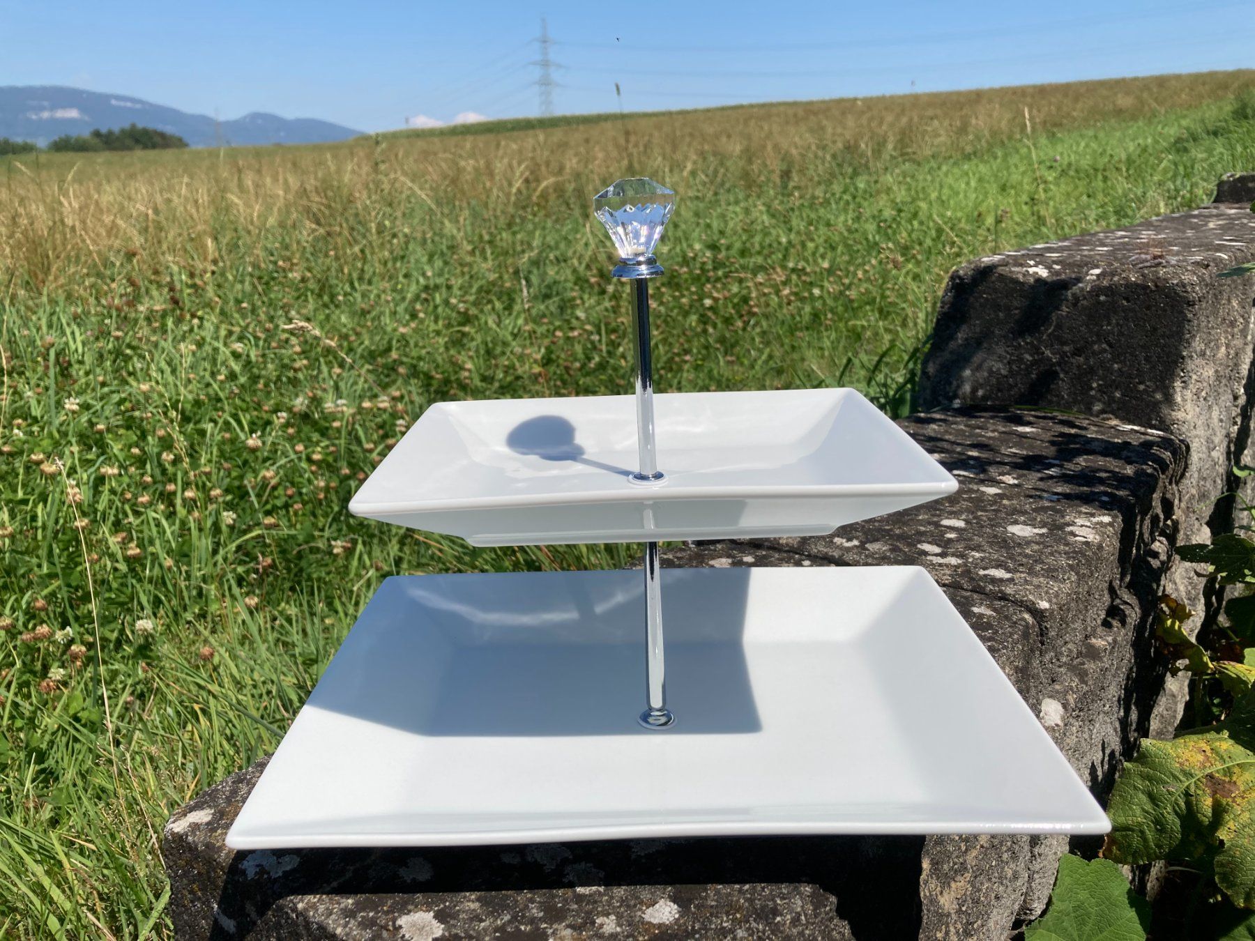 Piatti di portata: ETAGERE MIT WEISSEN  PLATTEN  BEISTELLER – Usato da Subingen venduto da ArtBead