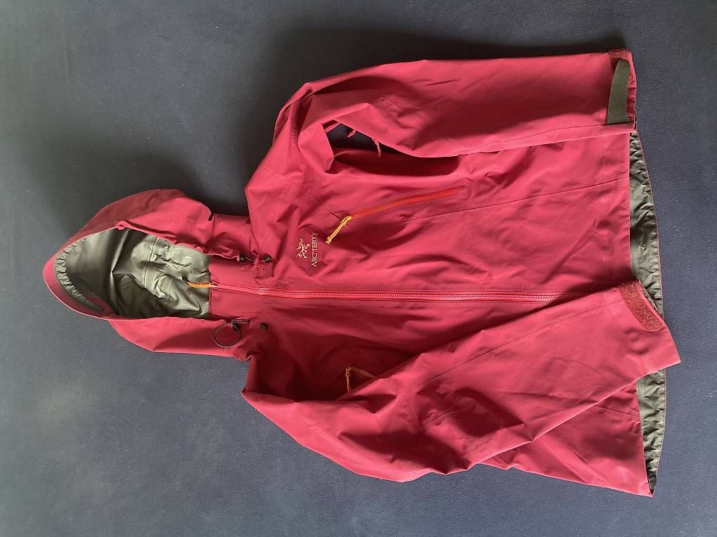 Vestes: Arcteryx beta, Gr. Damen M – D'occasion à Aegerten par viv_w9y5
