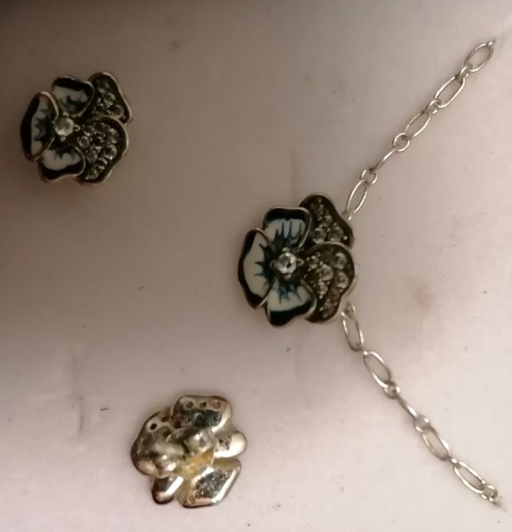 Autres bijoux: Schmucks et "Stiefmütterchen" – D'occasion à Kriens par jamal012 2