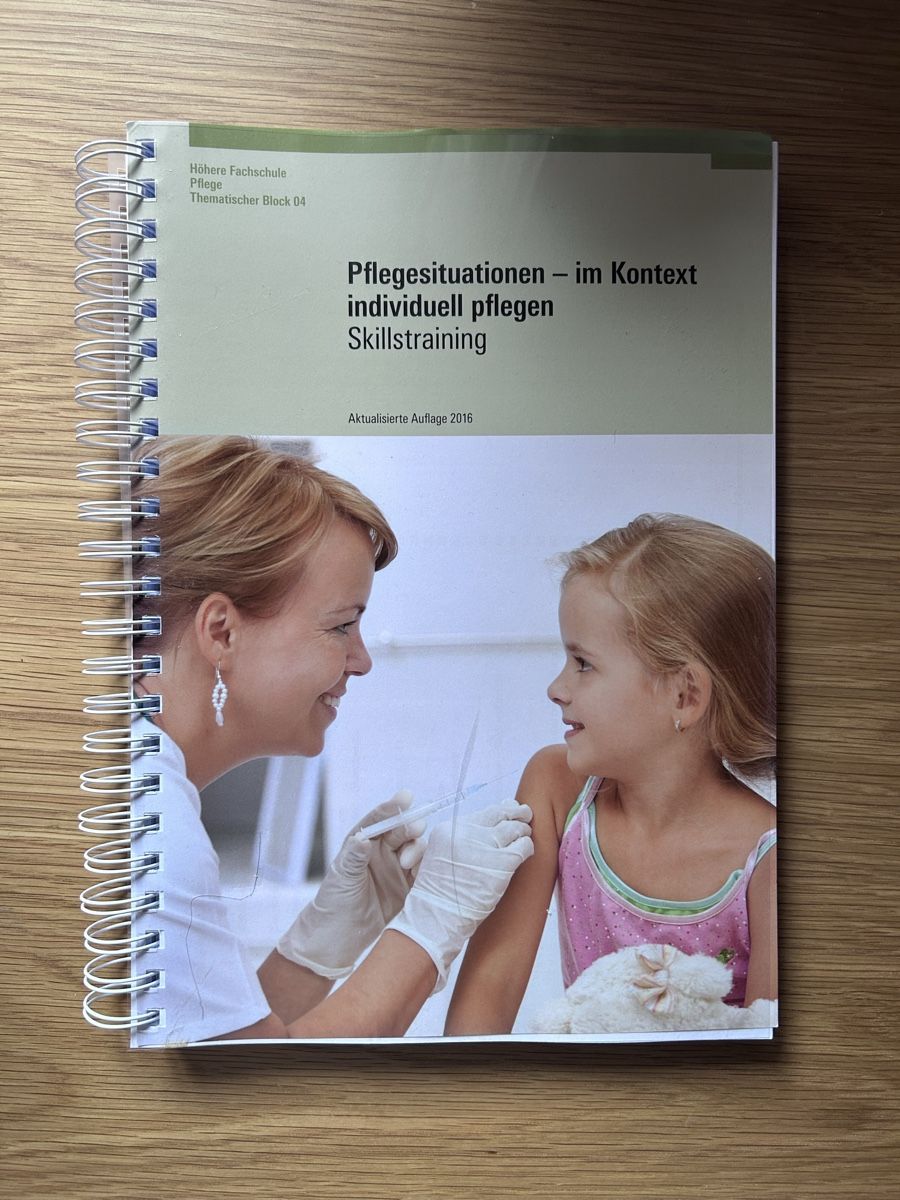 Libri: Höhere Fachschule Pflege Skillstraining Bücher – Nuovo (secondo la descrizione) da Ulisbach venduto da jul_2rpw 3