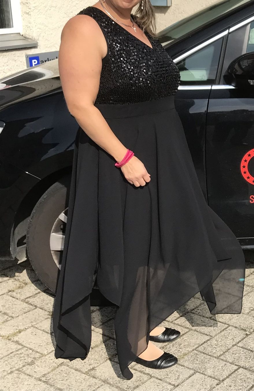 Vestiti: Abendkleid Schwarz Gr 48 – Usato da Mosnang venduto da Dojajolele 1