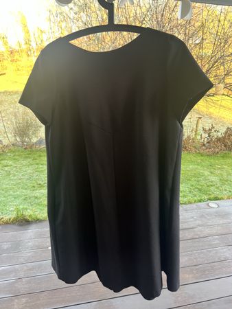 Tara Jarmon Robe noire d'hiver, Taille 40, Chic!✨ 50