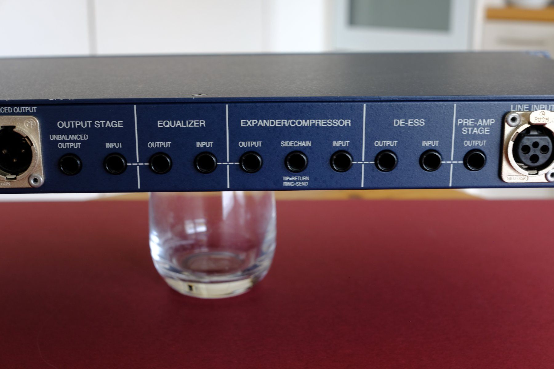 Egaliseurs: Symetrix 528E Voice Processor – D'occasion à Bulle par Vollbeat 4