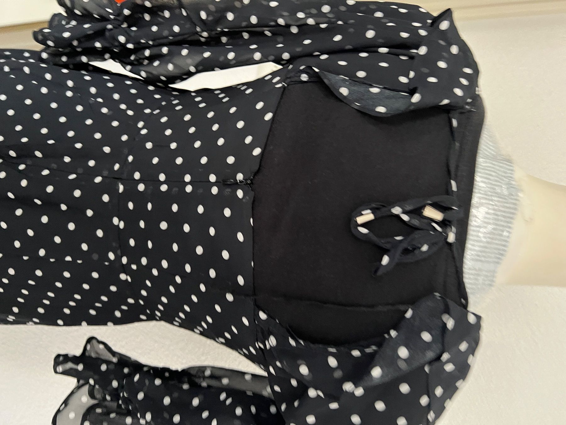 Calendari: Kleid M – Usato da Liestal venduto da Goldart 3