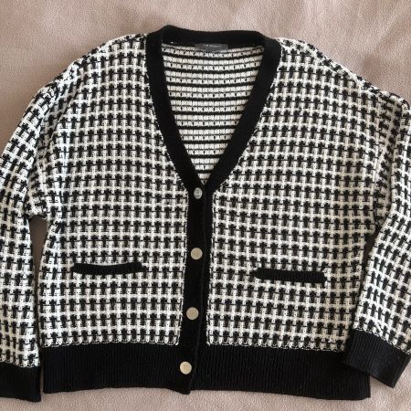 Chic Black & White Check Cardigan - Size M - Autumn Essentia