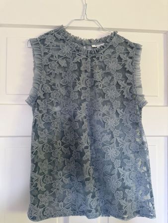 Reiss Top, Gr. 38, blaues Spitzenmuster - Sommerlich!