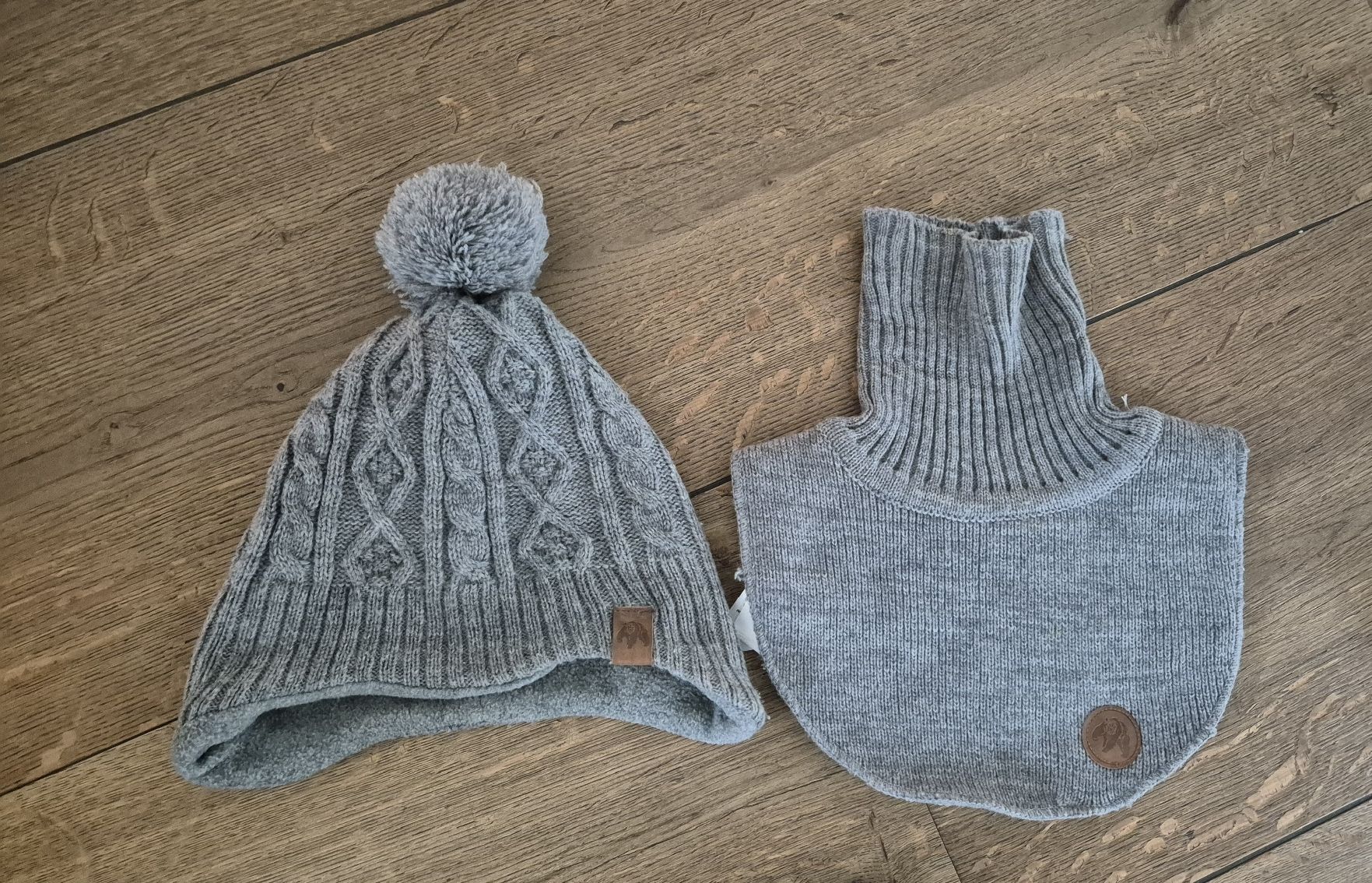Altro abbigliamento per bambino: Mütze mit Halswärmer Set – Usato da Biberist venduto da Nicelotti 2