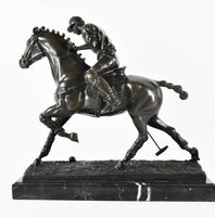 Exklusive Bronze-Skulptur als Polospieler