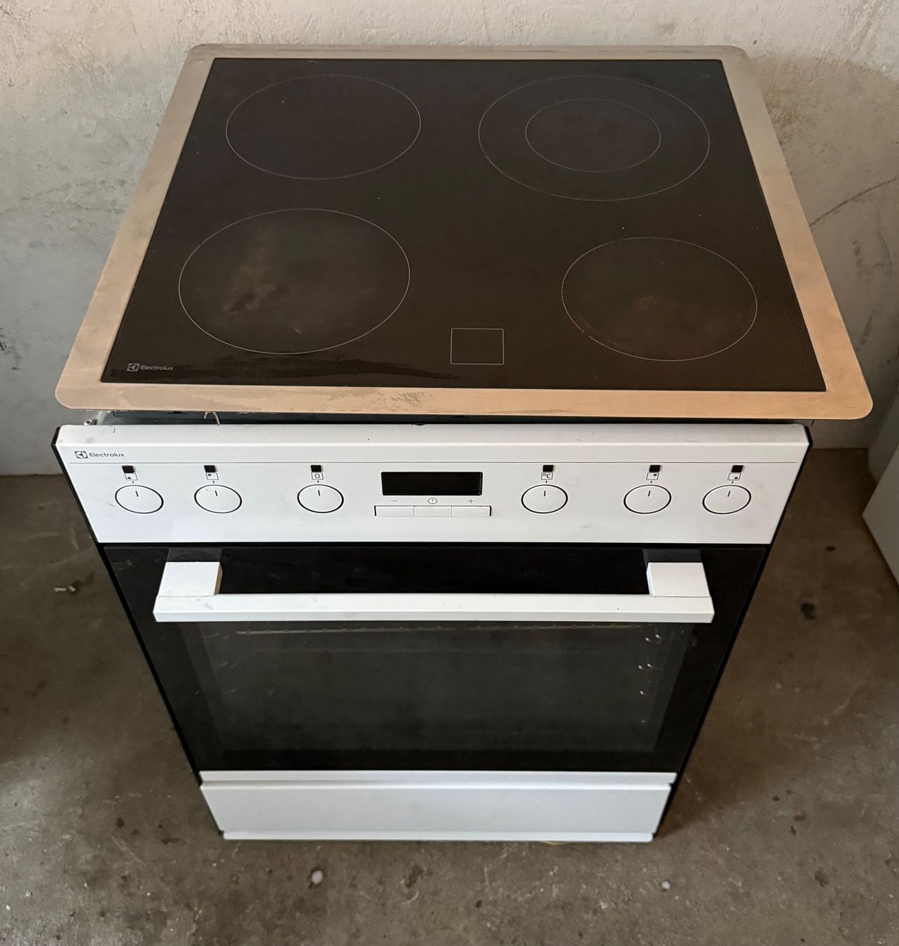Electrolux Forni: Electrolux 55cm Backofen Glaskeramik – Usato da Kloten venduto da top2000 2