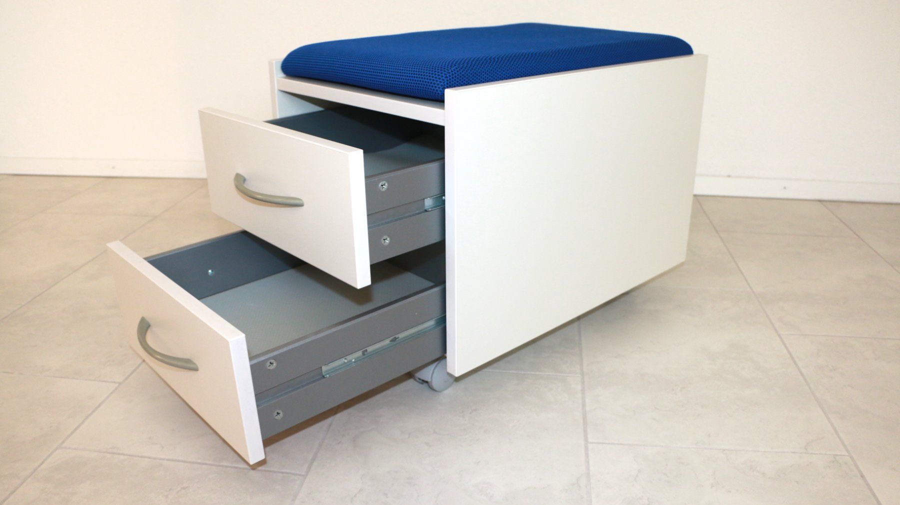 Banconi: Kinderrollcontainer weiss/blau – Usato da Tagelswangen venduto da toeggeler12 1