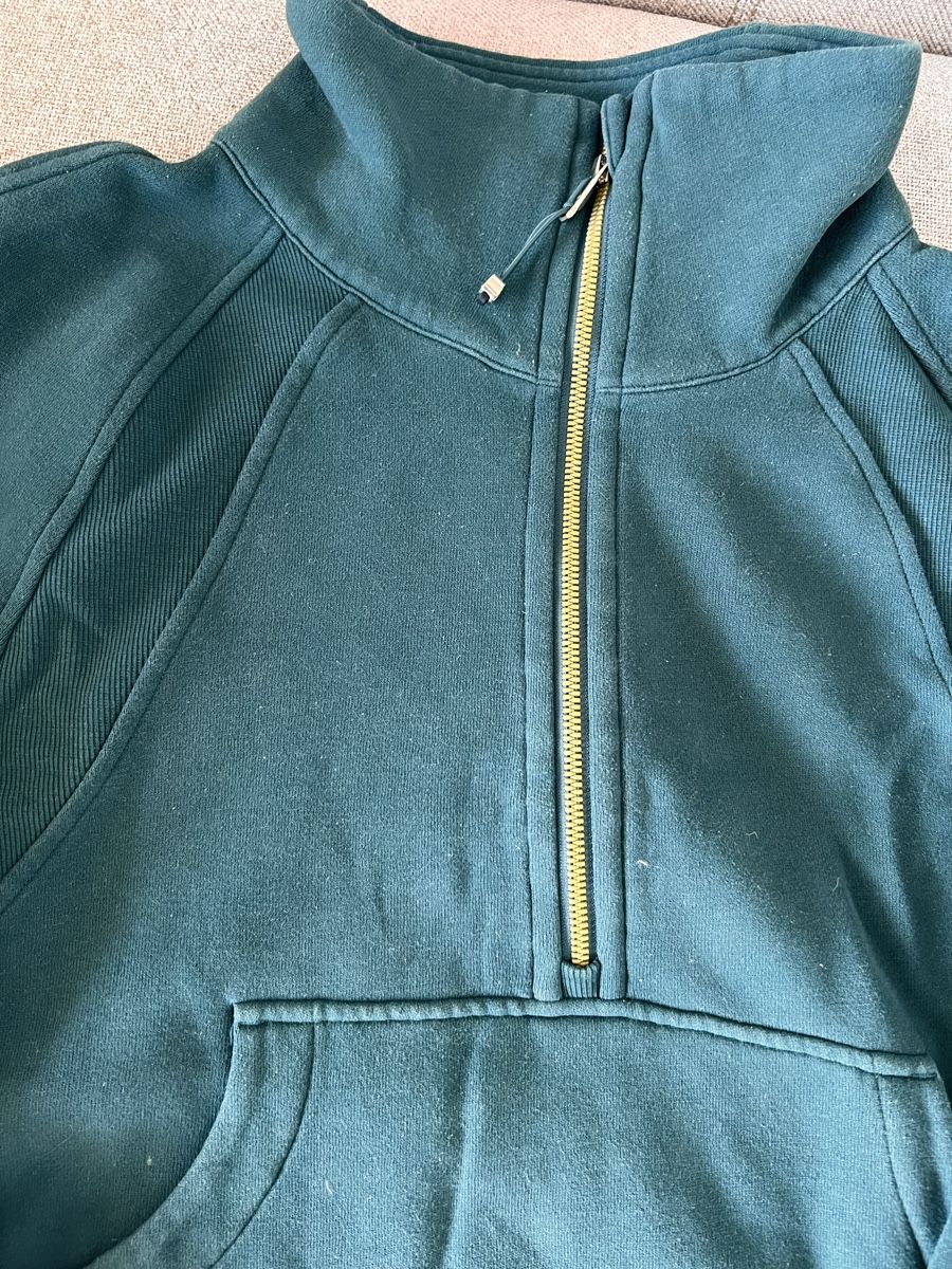 Lululemon Pullover & Sweatshirts: Lululemon sweat-shirt – Gebraucht aus Nyon von noi_tf8q 1