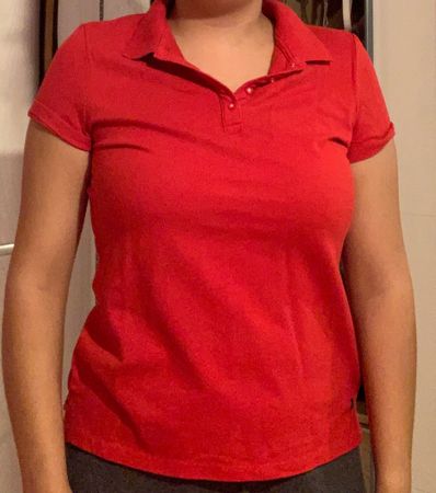 Rotes Poloshirt