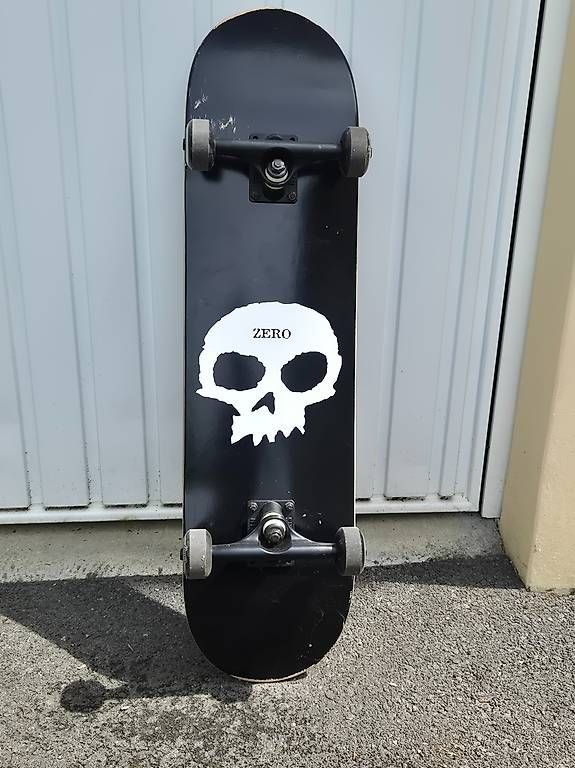 Skateboards: Skateboard Complet Pro - Plateau ZERO (20cm/8.0") – D'occasion à Oulens-Echallens par car_95c8 1