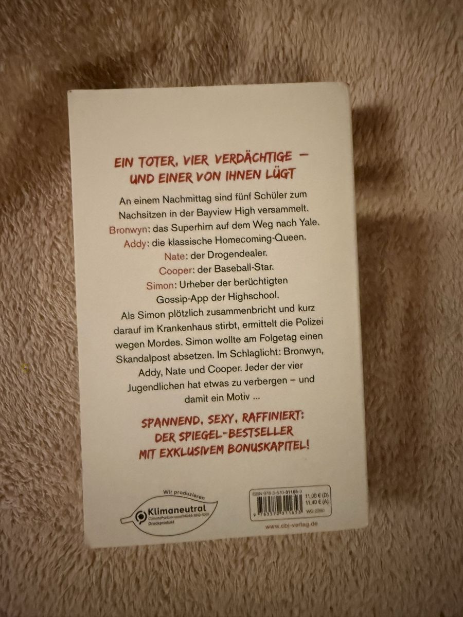 Libri: Buch "One of Us Is Lying"  – Nuovo (secondo la descrizione) da Bolligen venduto da lee_orange 1