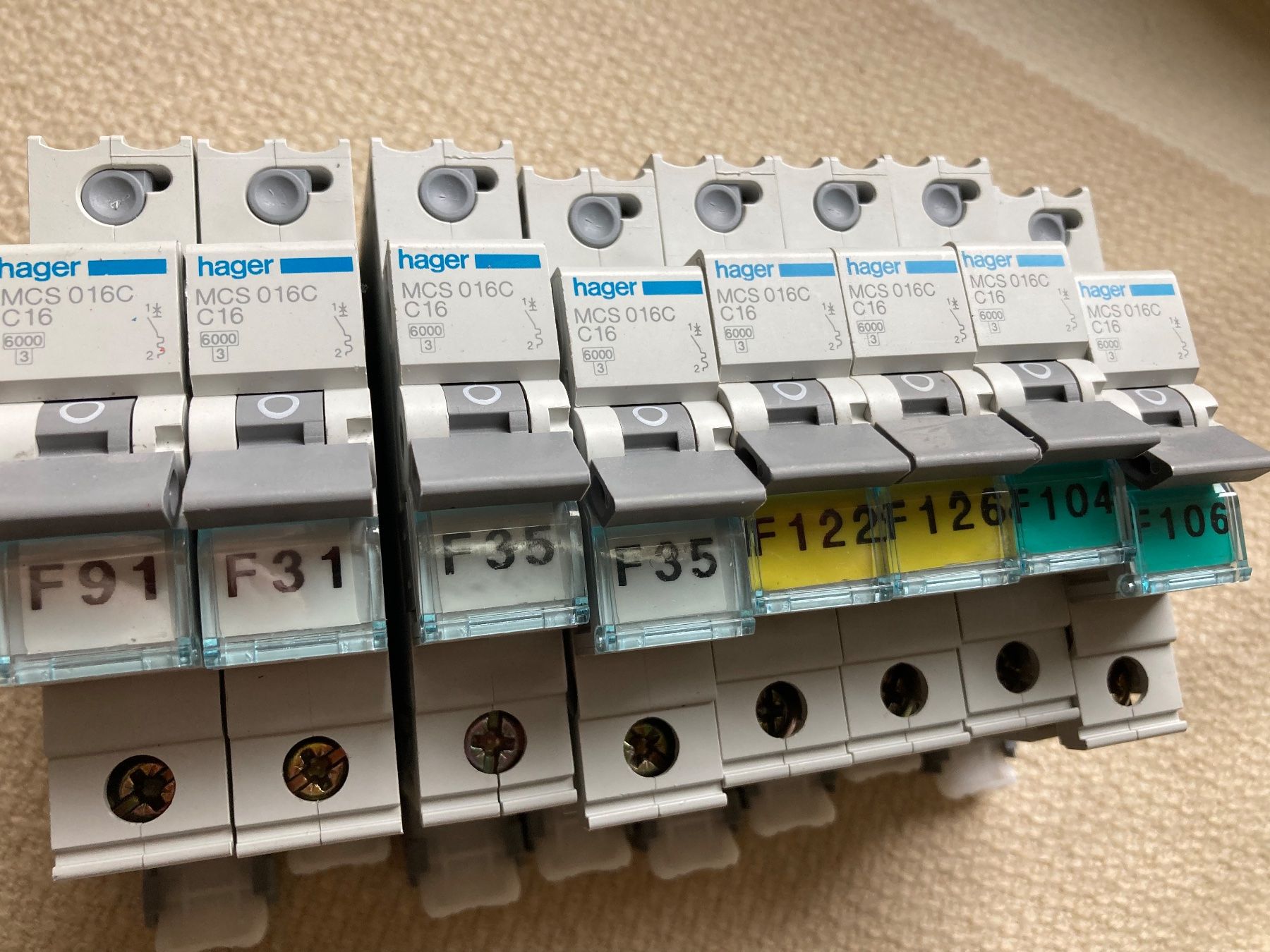 Hager Componenti elettronici: 8   Leitungsschutzschalter Hager MCS 16 – Usato da Rüti ZH venduto da Walti0
