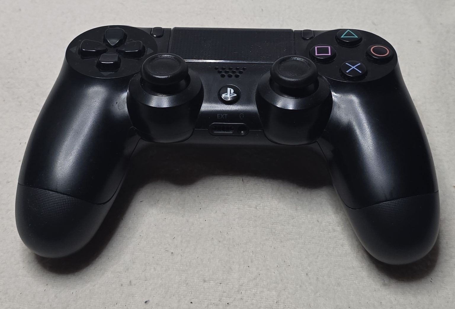 Sony Manettes: Sony PlayStation 4 Controller gebraucht – D'occasion à Eggiwil par not_qhp7